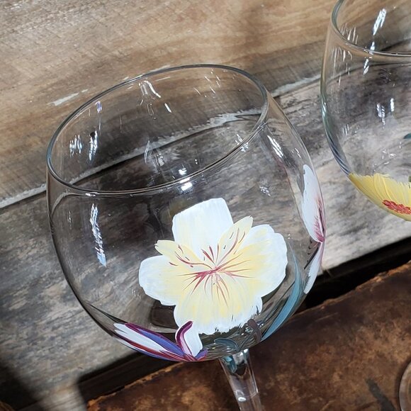 Hand Painted Red Wine Glass - Pink & White Lilies - Picture 2 of 2